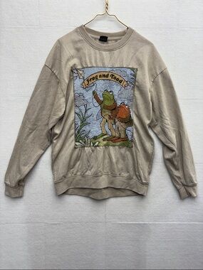 Men's Beige Graphic Frog and Toad Crewneck Sweater large